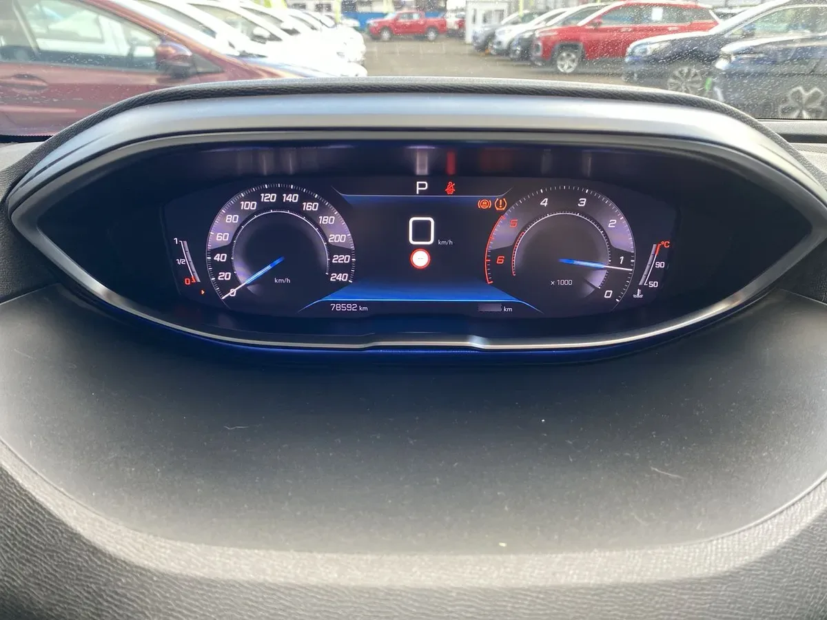 Peugeot 3008 1.5 Allure Pack Bluehdi 130 4x2 Eat8 5p año 2023