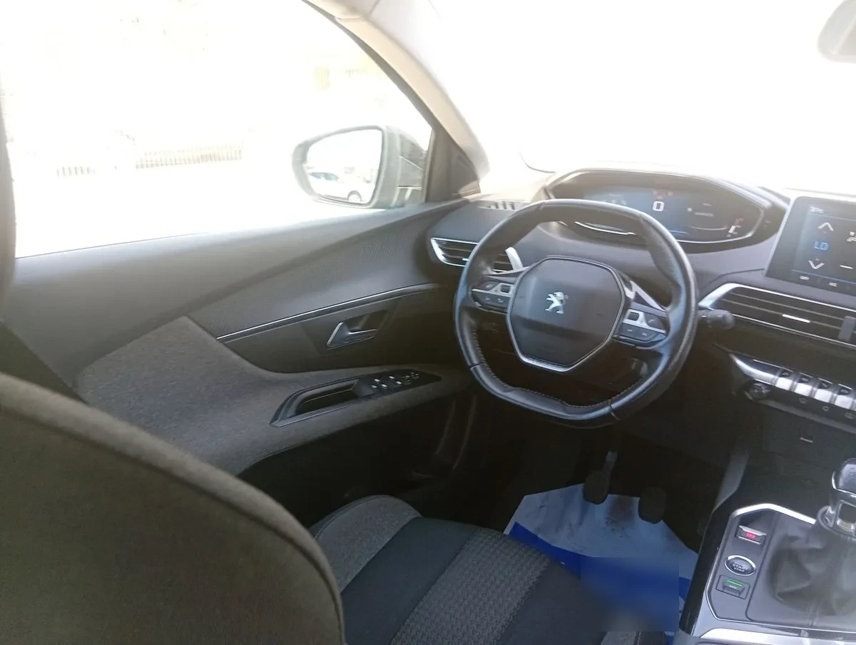 Peugeot 3008 1.2 Active Pack Puretech 4x2 130 Mt6 5p año 2022