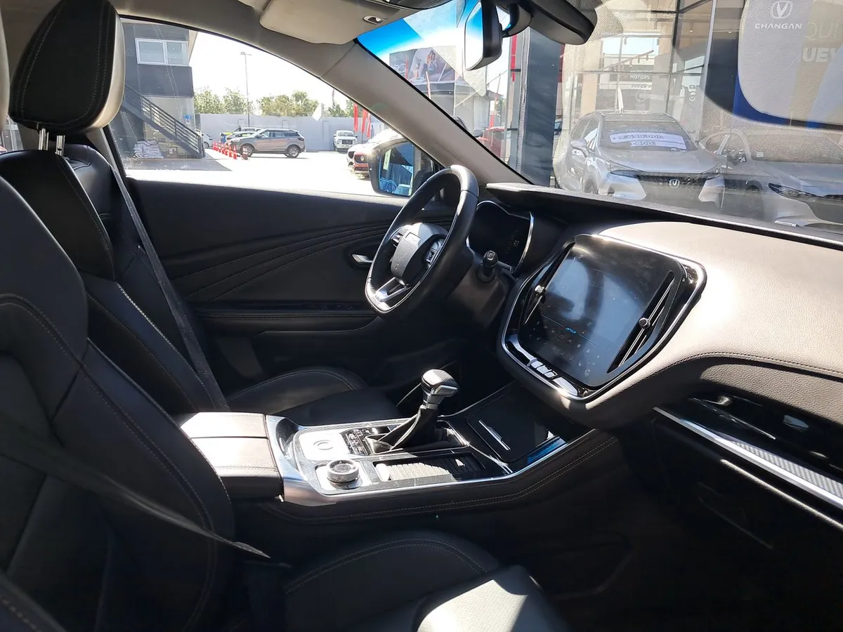 Jetour X70 1.5t Lux 4x2 At 5p año 2025