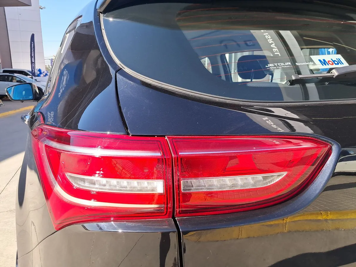 Jetour X70 1.5t Lux 4x2 At 5p año 2025