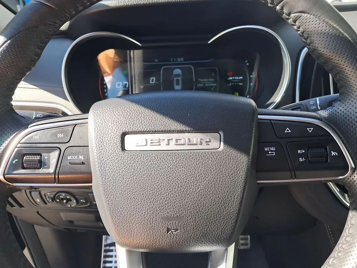 Jetour X70 1.5t Lux 4x2 At 5p año 2025