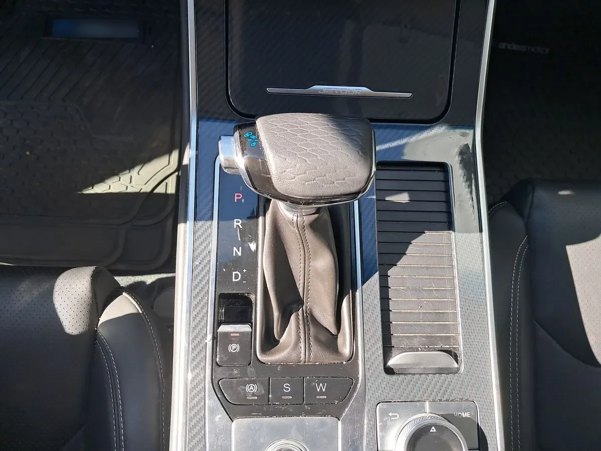 Jetour X70 1.5t Lux 4x2 At 5p año 2025