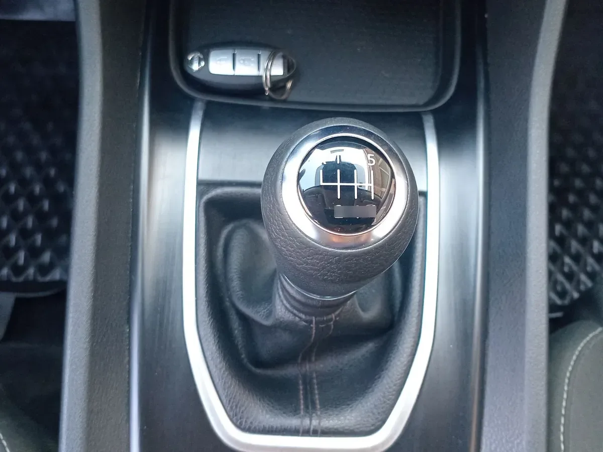 Nissan Qashqai 1.3t Sense 2wd Mt 5p año 2023