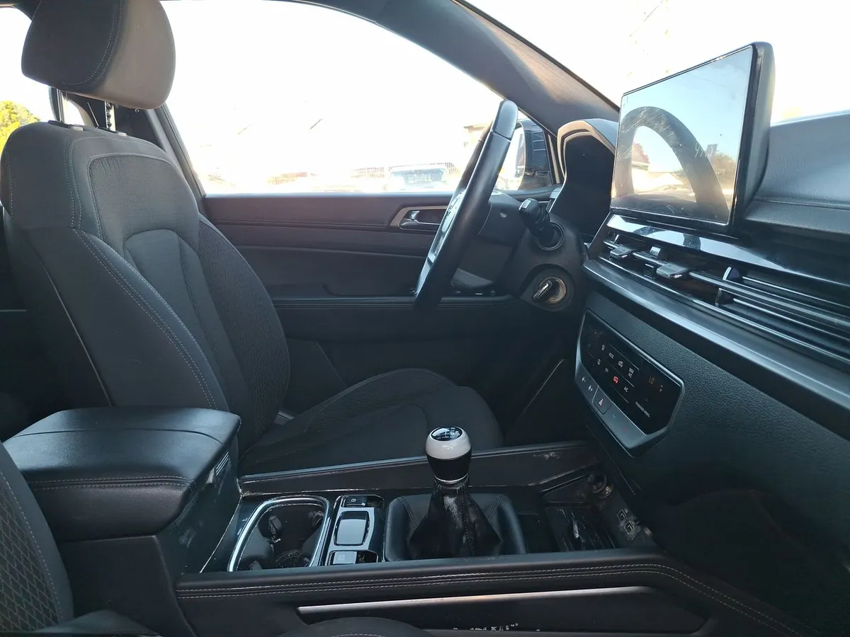 Ssangyong Rexton 2.0t Lx 4x2 6ab Nueva Radio 6mt 5p año 2024