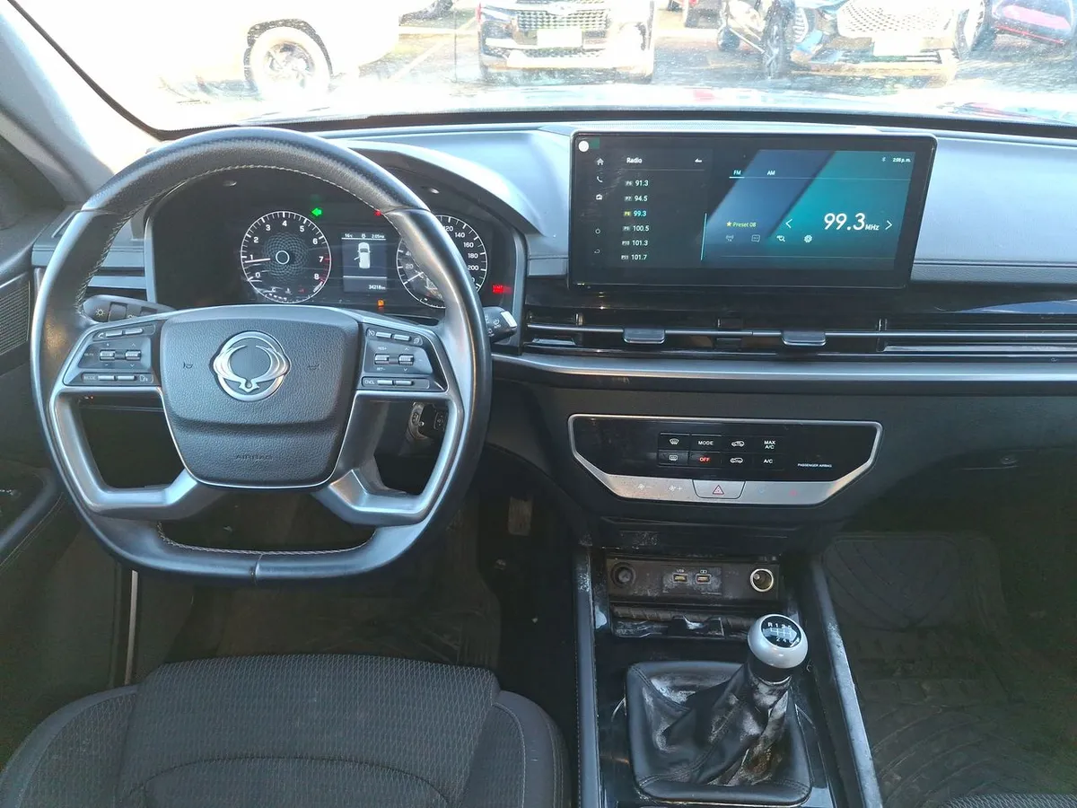Ssangyong Rexton 2.0t Lx 4x2 6ab Nueva Radio 6mt 5p año 2024