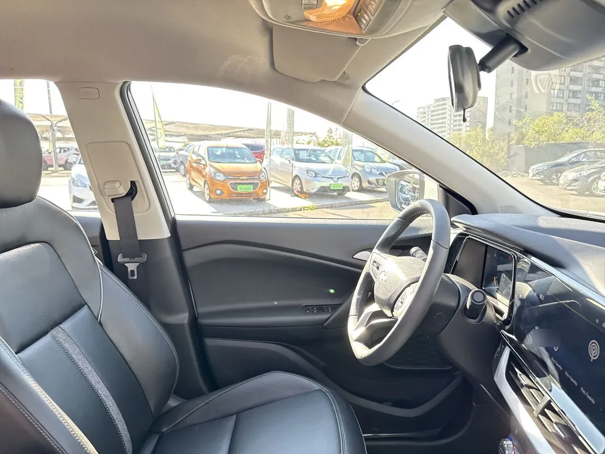 Chevrolet Tracker 1.2t Ltz R 4x2 At 5p año 2026
