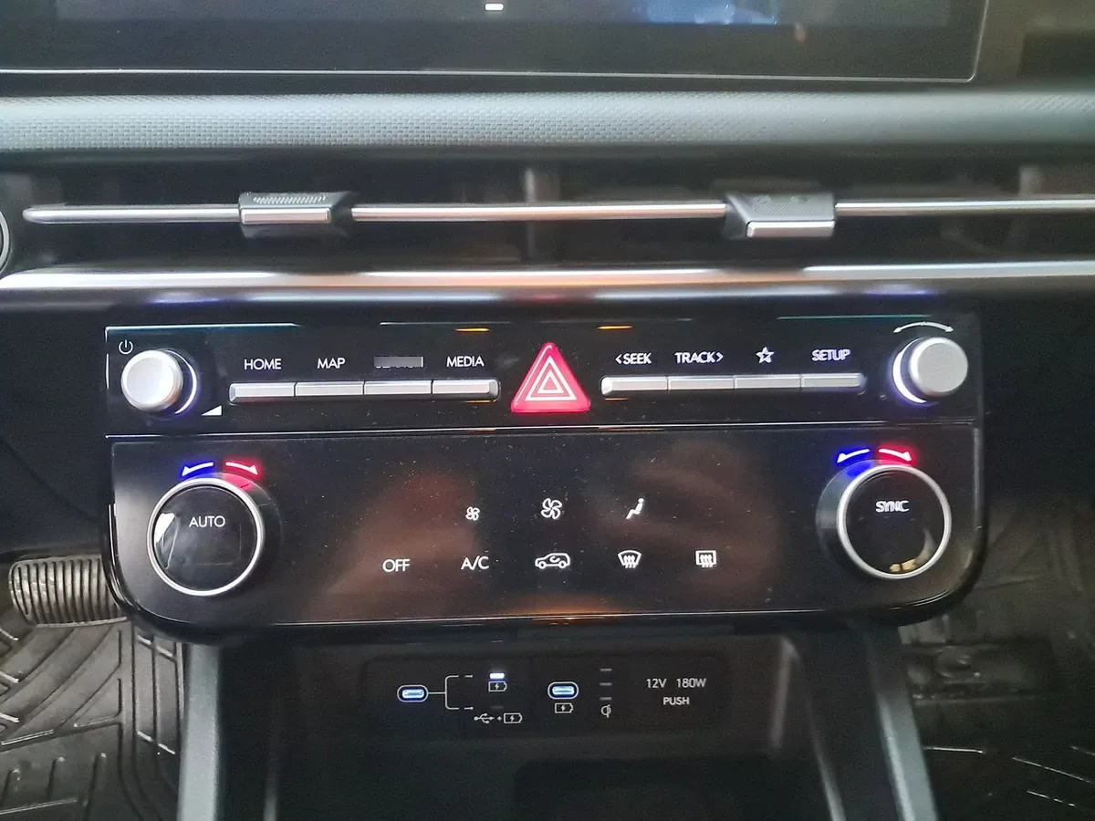 Hyundai Tucson 2.0 Nx4 Plus Fl Diesel 2wd At 5p año 2025