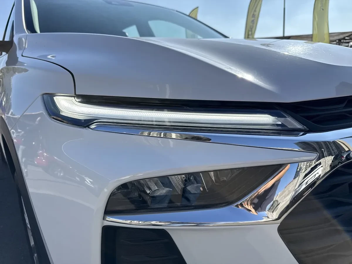 Chevrolet Tracker 1.2t Ltz R 4x2 At 5p año 2026