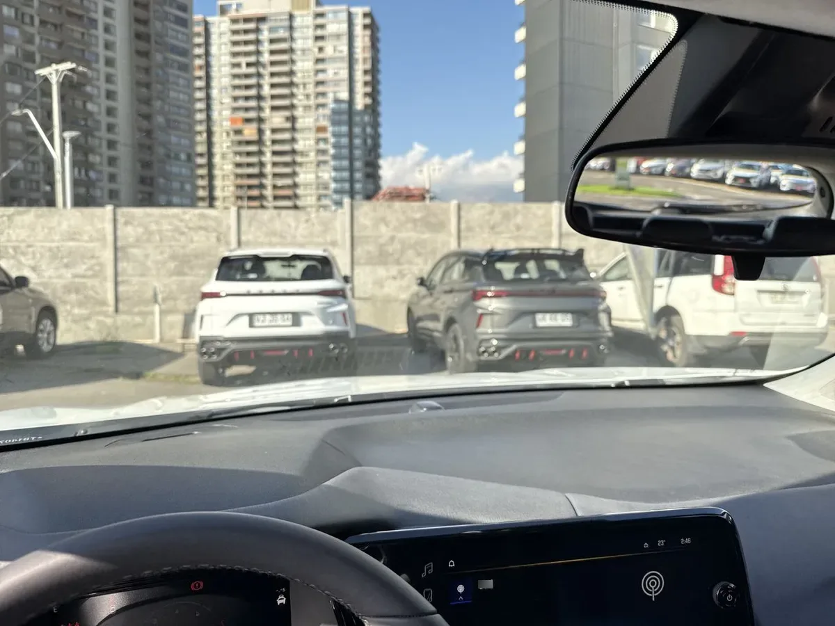 Chevrolet Tracker 1.2t Ltz R 4x2 At 5p año 2026