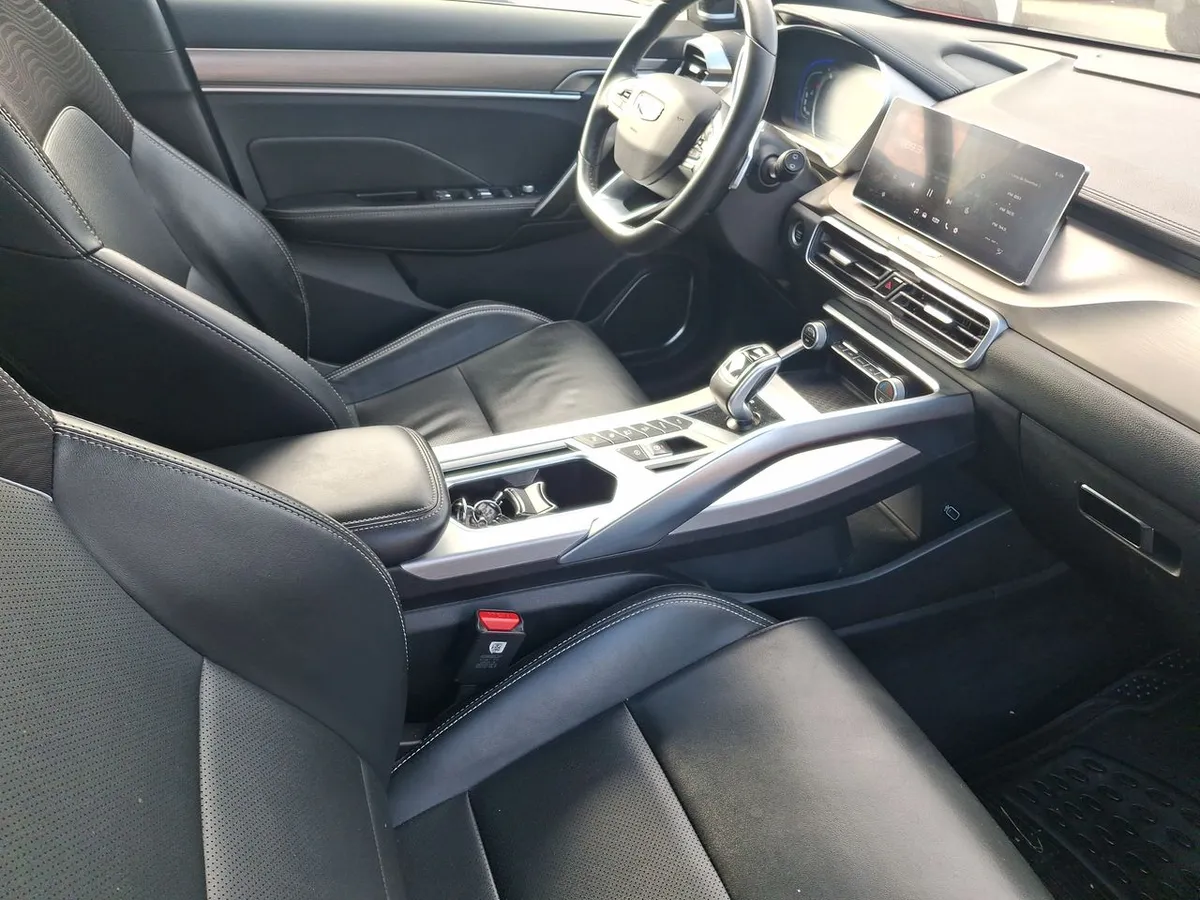 Geely Coolray 1.5 Gf Sport 4x2 At 5p año 2023