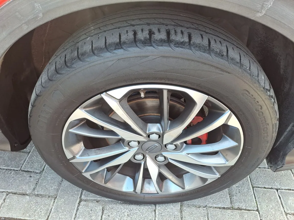 Geely Coolray 1.5 Gf Sport 4x2 At 5p año 2023