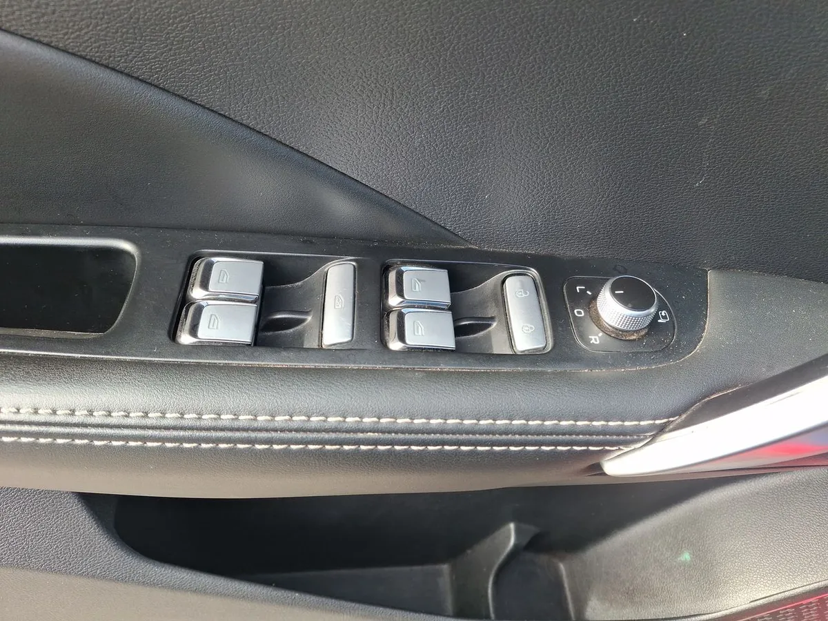 Geely Coolray 1.5 Gf Sport 4x2 At 5p año 2023