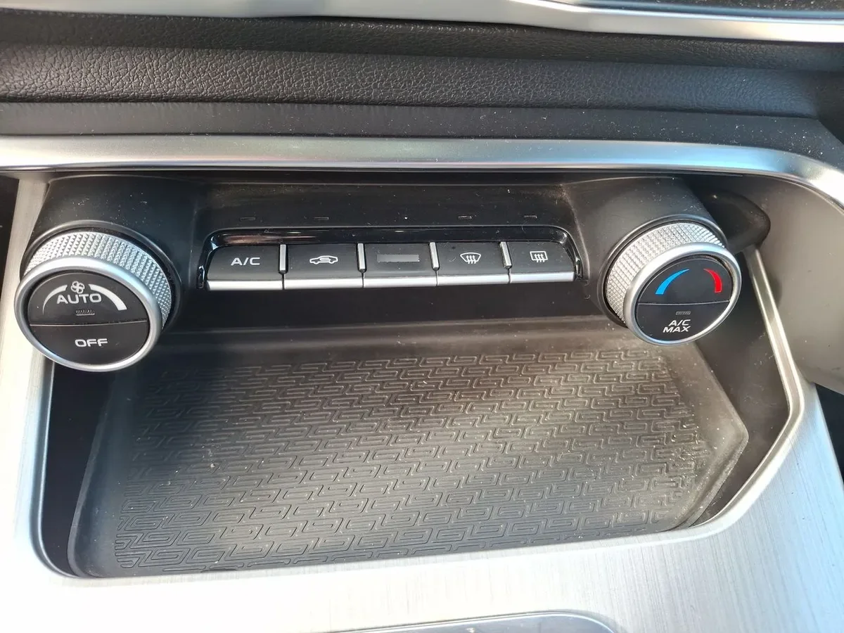 Geely Coolray 1.5 Gf Sport 4x2 At 5p año 2023