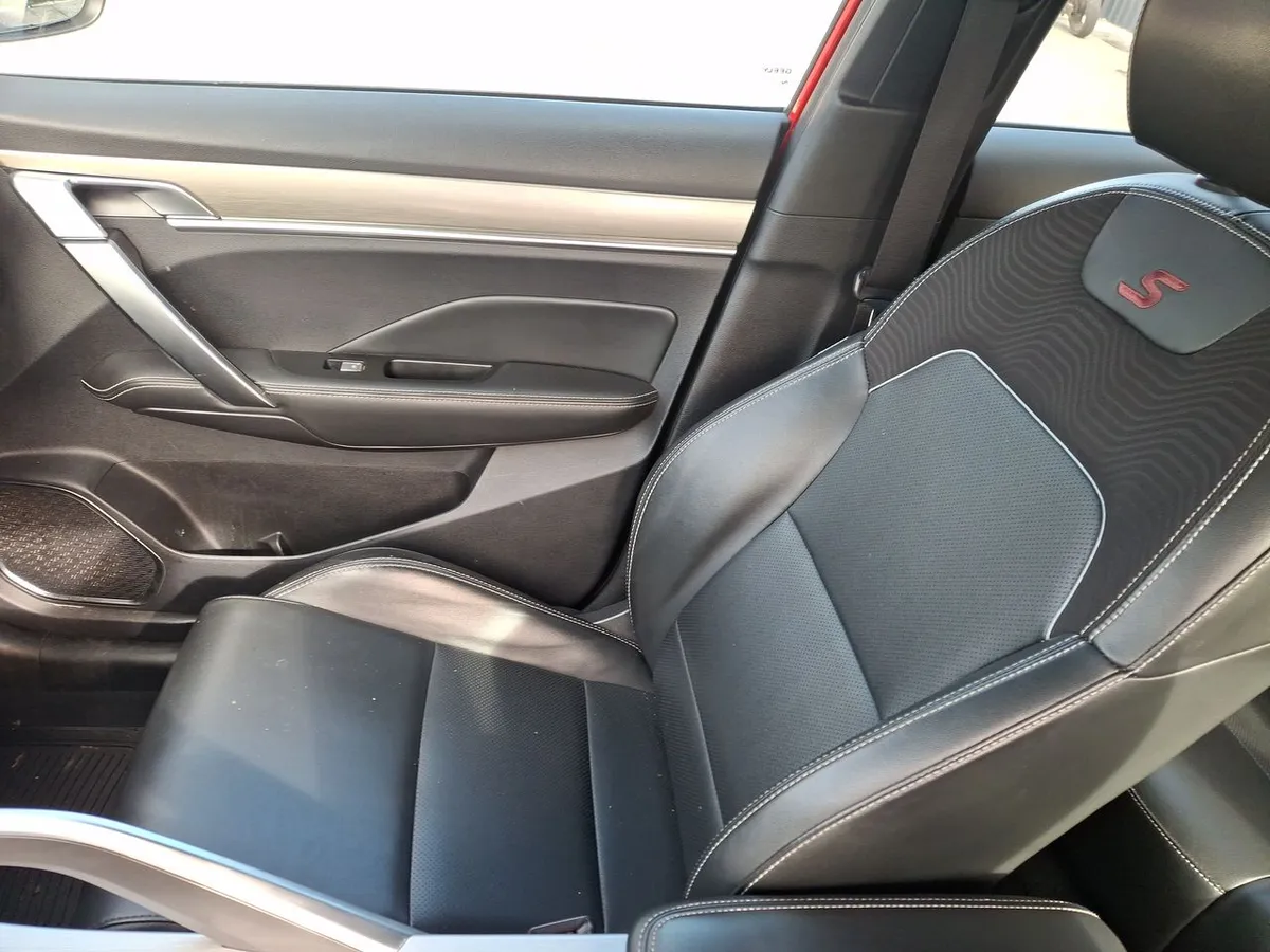 Geely Coolray 1.5 Gf Sport 4x2 At 5p año 2023