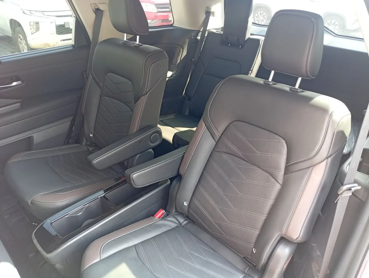 Nissan Pathfinder 3.5 Exclusive 4wd Cvt At 5p año 2025