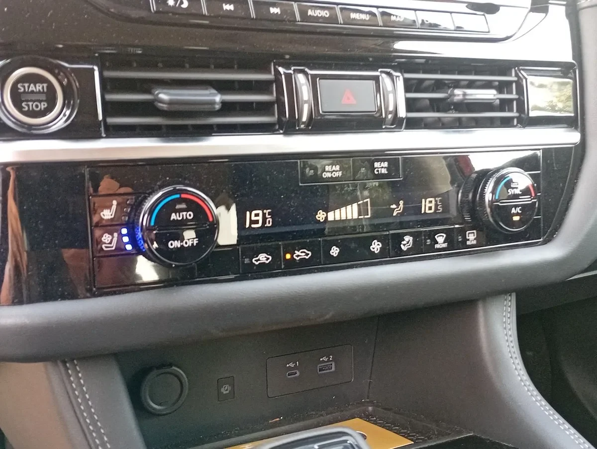 Nissan Pathfinder 3.5 Exclusive 4wd Cvt At 5p año 2025