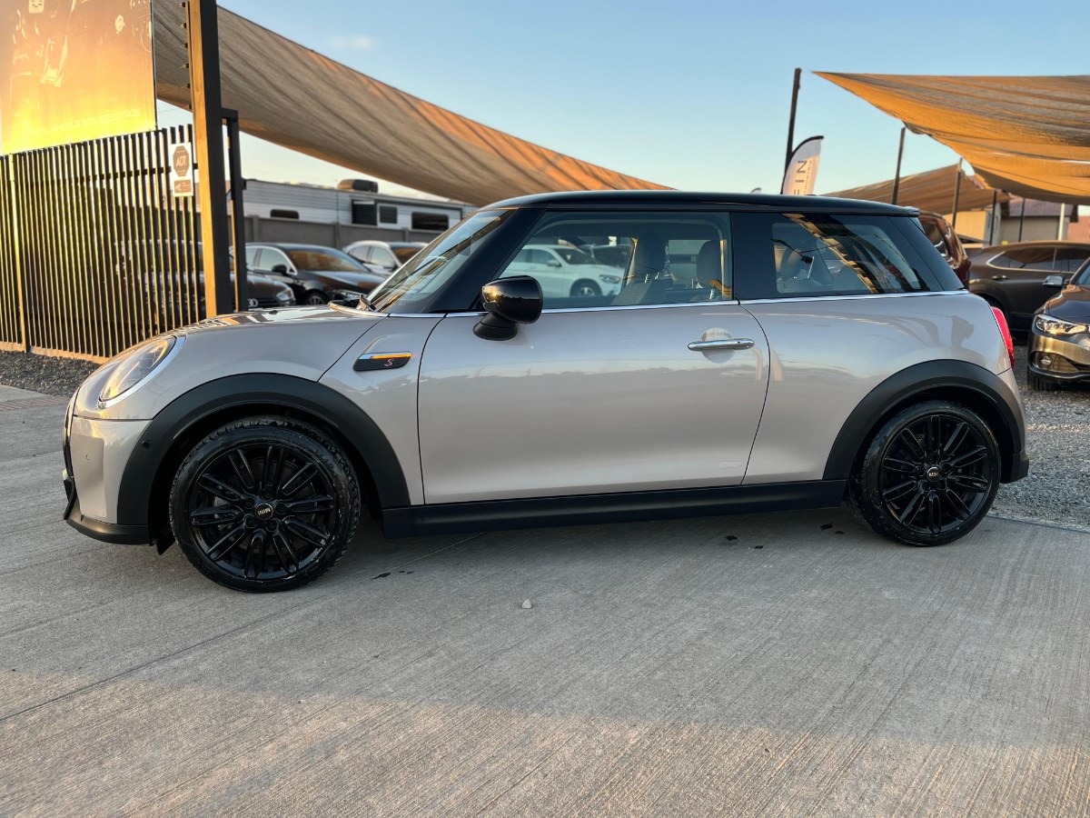 Mini Cooper Hb 3p 2.0 año 2023