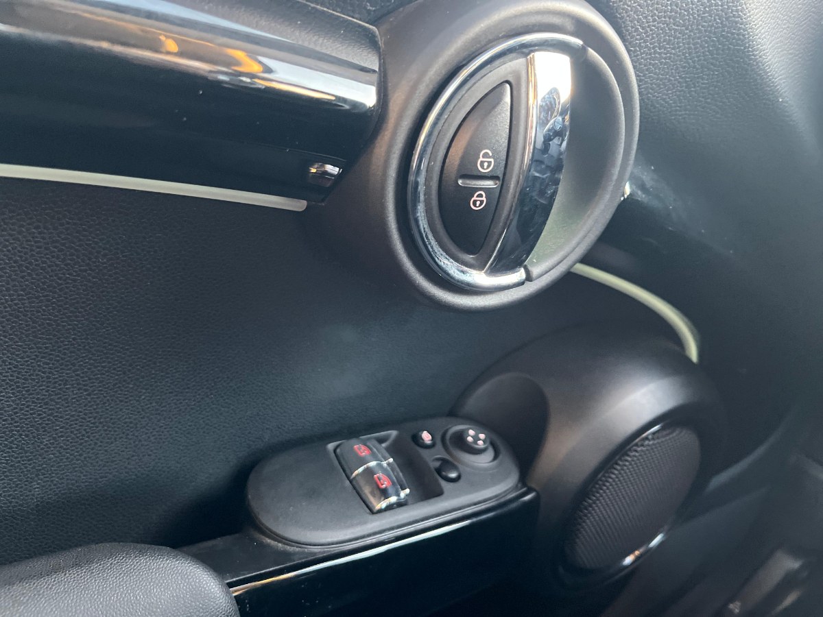Mini Cooper Hb 3p 2.0 año 2023