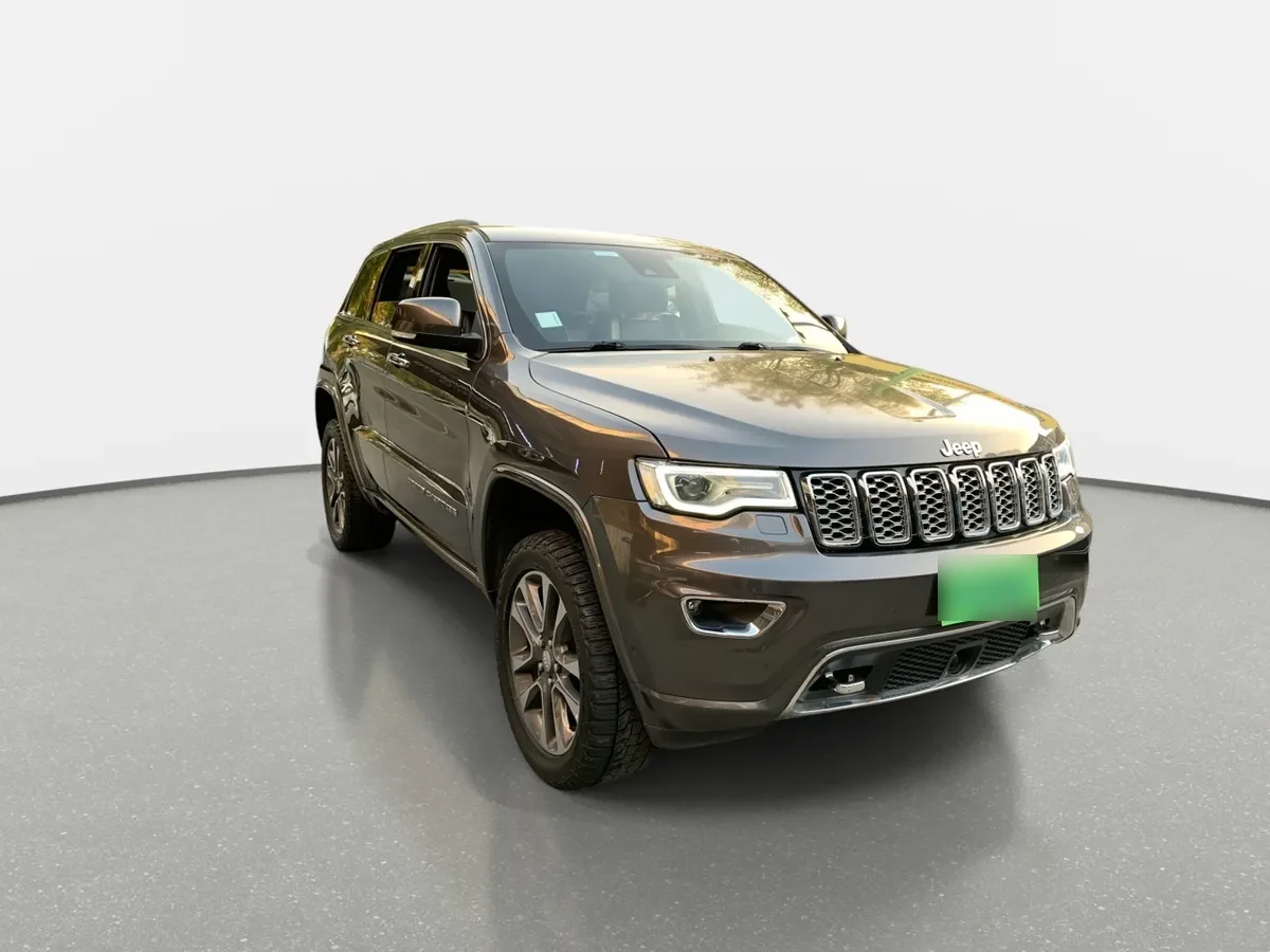 Jeep Grand Cherokee 5.7 Overland 4x4 At 5p año 2019