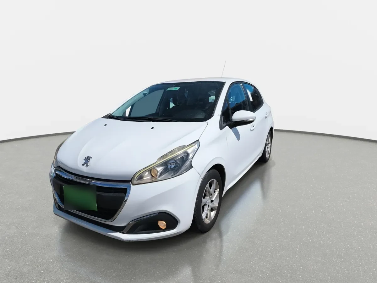 Peugeot 208 1.2 Active Pack Puretech 4x2 Hb 82hp E6 Mt 5p año 2018