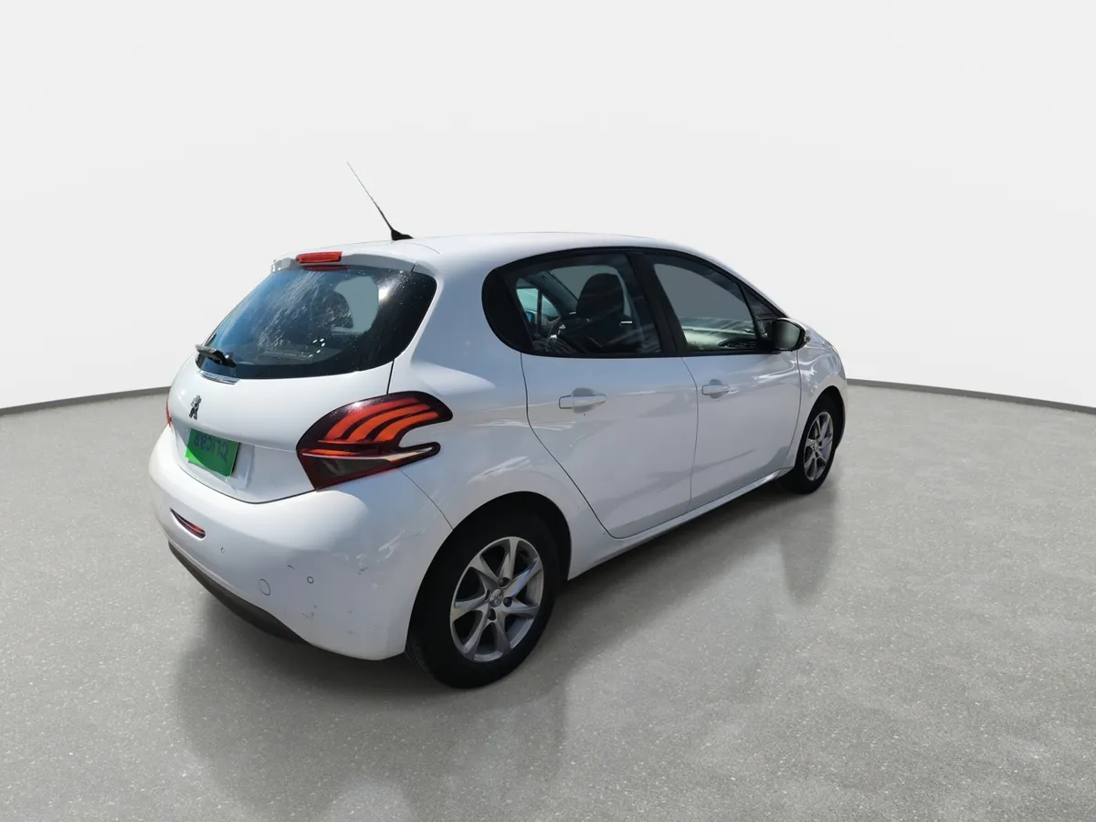 Peugeot 208 1.2 Active Pack Puretech 4x2 Hb 82hp E6 Mt 5p año 2018