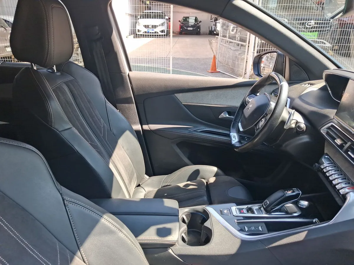 Peugeot 5008 1.5 Gt Bluehdi Diesel 4x2 130 Eat8 5p año 2021