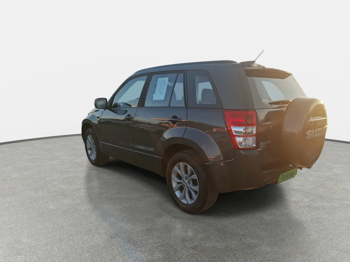 Suzuki Grand Nomade 2.4 Glx Sport 4x2 Mt 5p año 2018