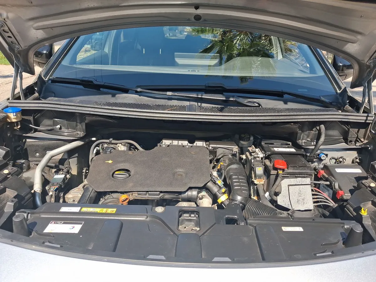 Peugeot 5008 1.5 Gt Bluehdi Diesel 4x2 130 Eat8 5p año 2021
