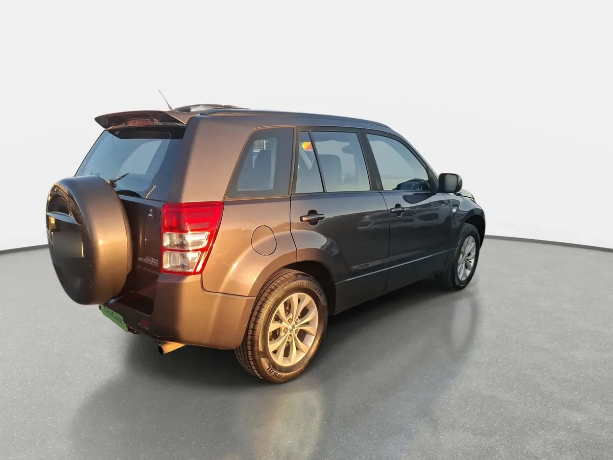 Suzuki Grand Nomade 2.4 Glx Sport 4x2 Mt 5p año 2018