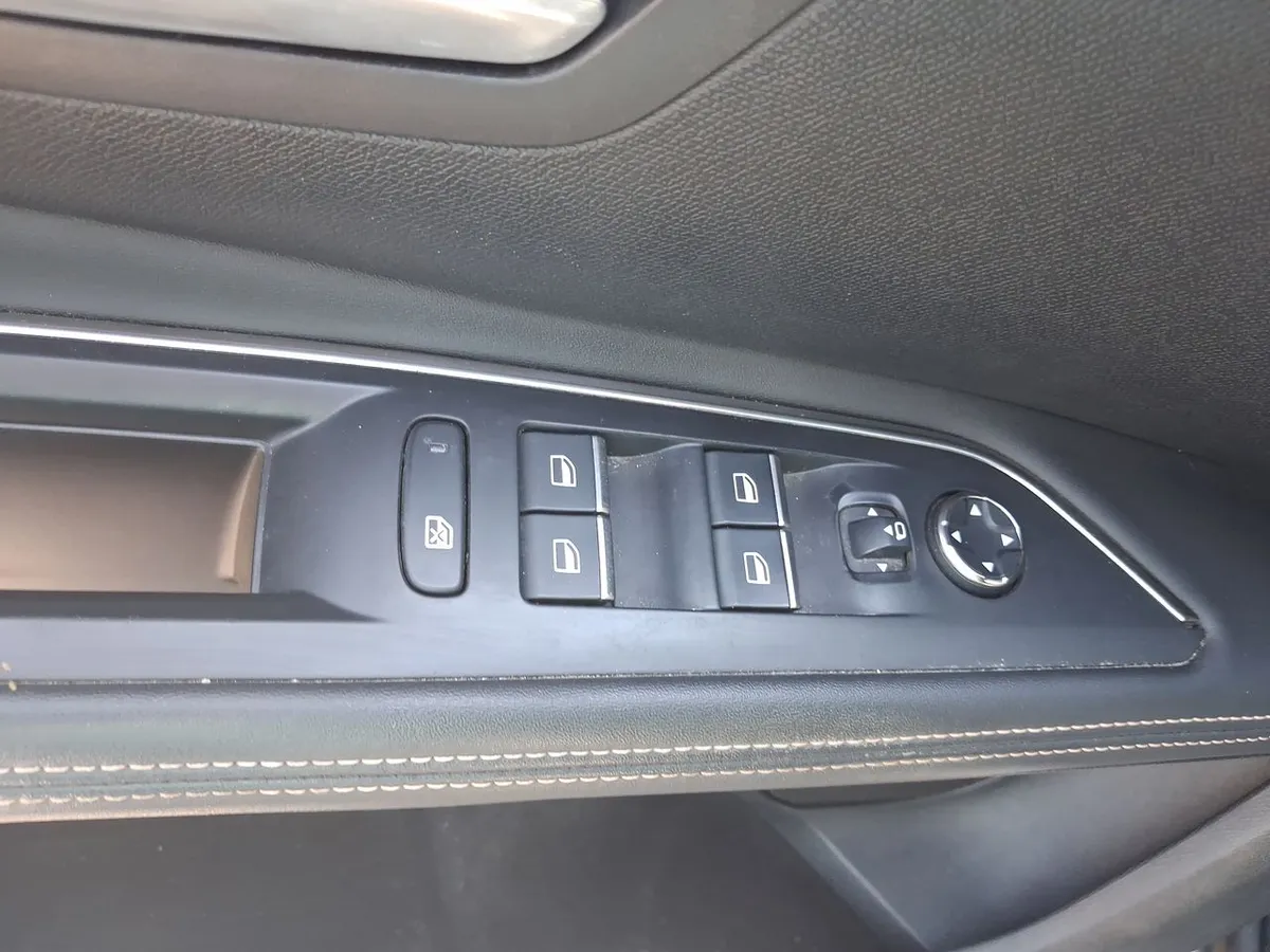 Peugeot 5008 1.5 Gt Bluehdi Diesel 4x2 130 Eat8 5p año 2021