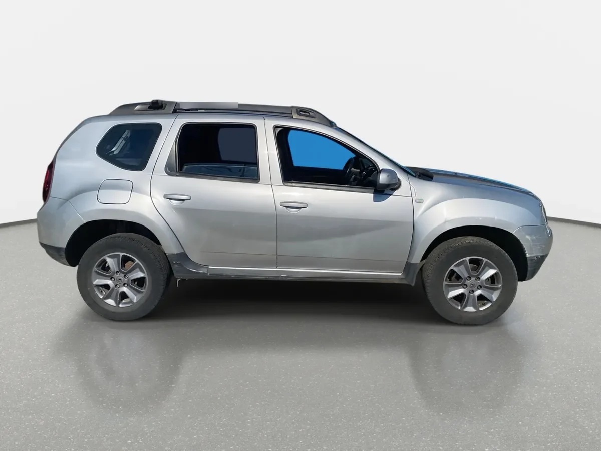 Renault Duster 1.6 Zen 4x2 5mt 5p año 2020