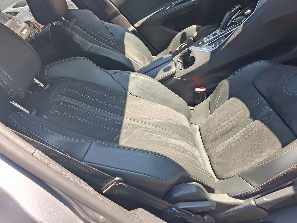 Peugeot 5008 1.5 Gt Bluehdi Diesel 4x2 130 Eat8 5p año 2021