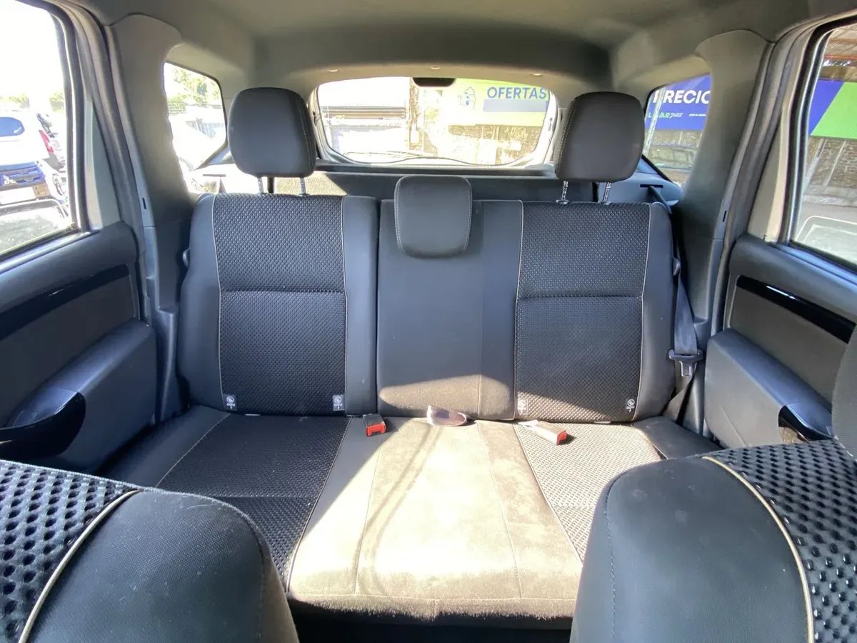Renault Duster 1.6 Zen 4x2 5mt 5p año 2020