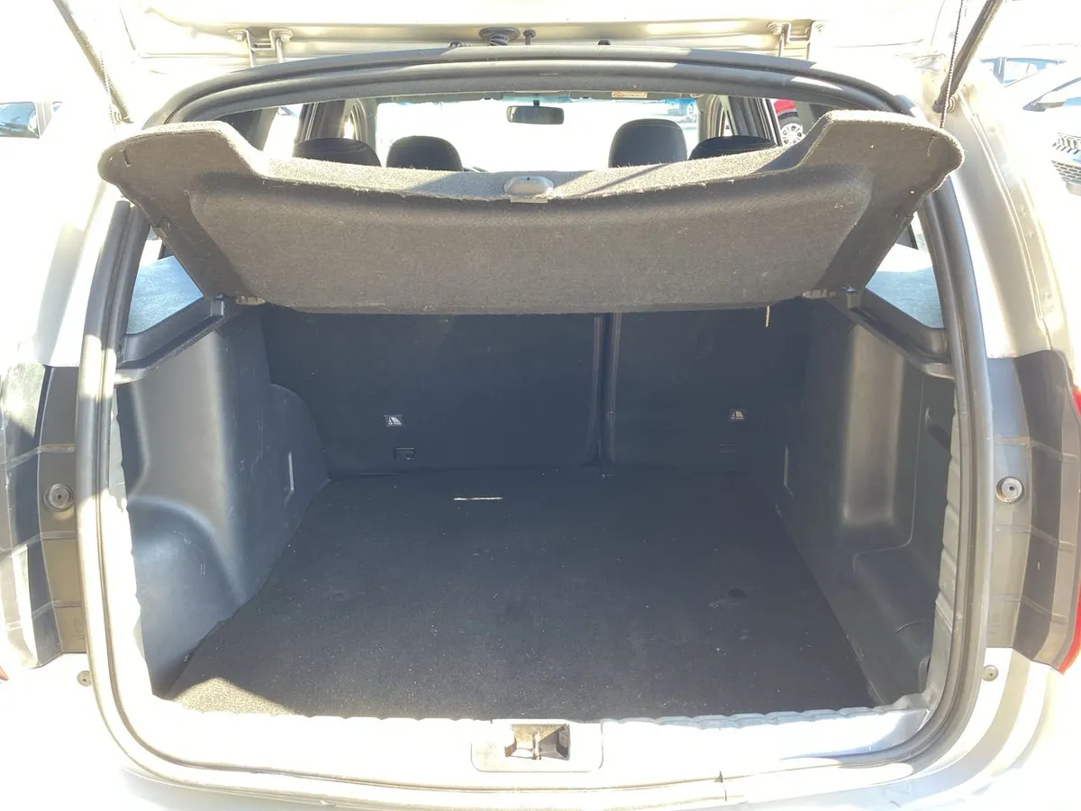 Renault Duster 1.6 Zen 4x2 5mt 5p año 2020