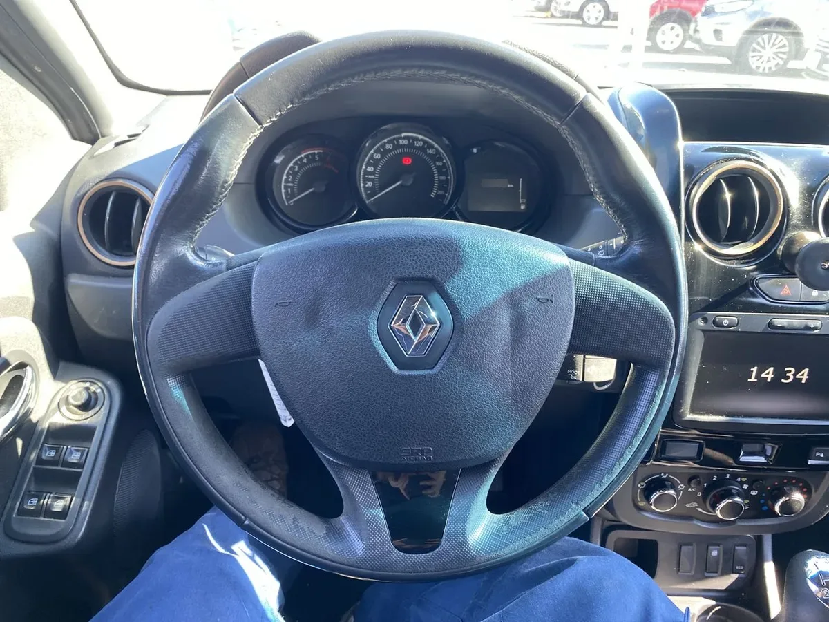 Renault Duster 1.6 Zen 4x2 5mt 5p año 2020
