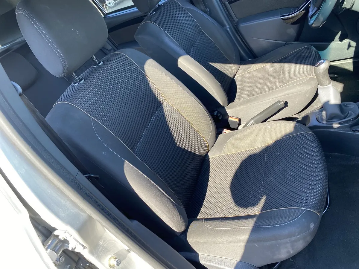 Renault Duster 1.6 Zen 4x2 5mt 5p año 2020