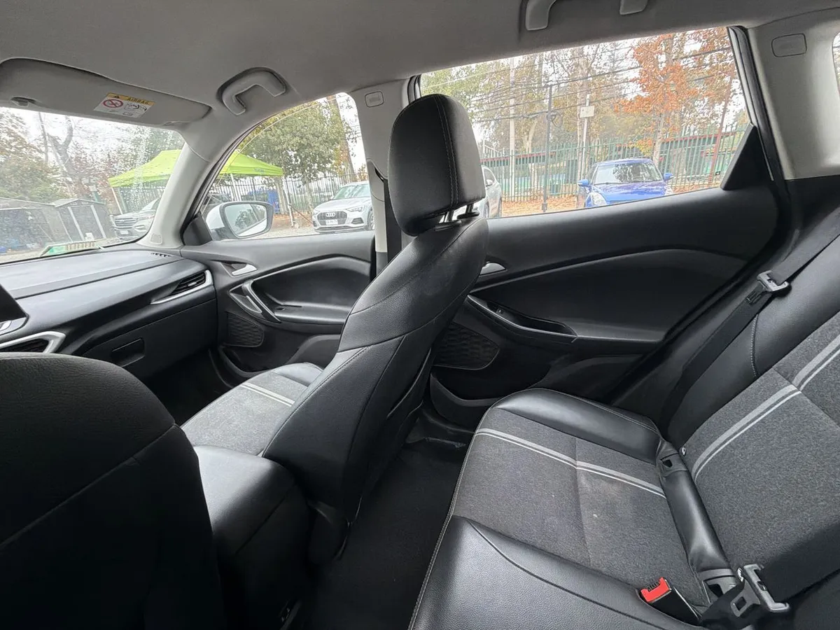 Chevrolet Tracker 1.2t Ltz Fwd At 5p año 2021