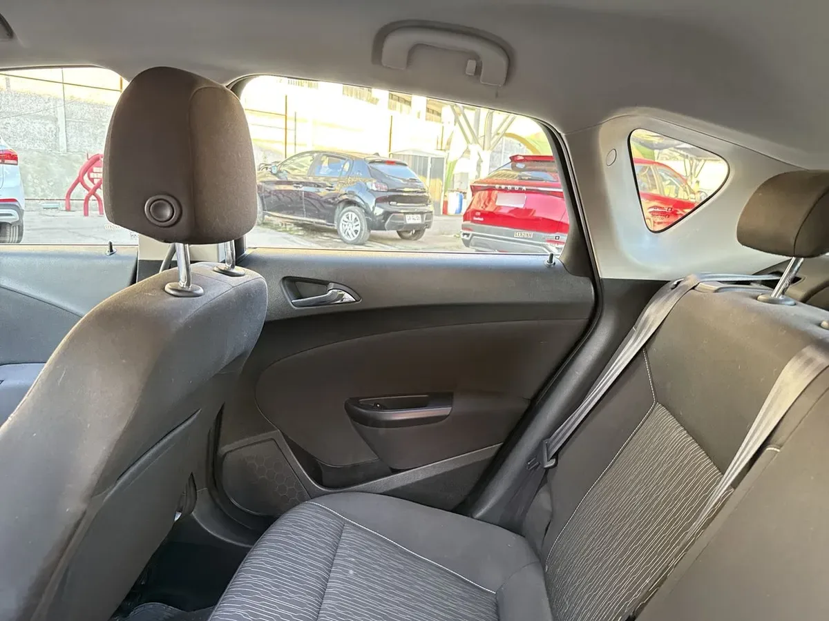 Opel Astra 1.4t Enjoy 4x2 Mt 5p año 2016