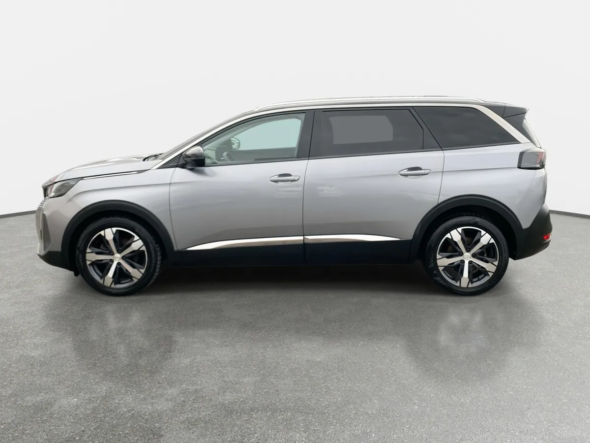 Peugeot 5008 1.5 Allure Pack Bluehdi Diesel 4x2 130 Eat8 5p año 2021