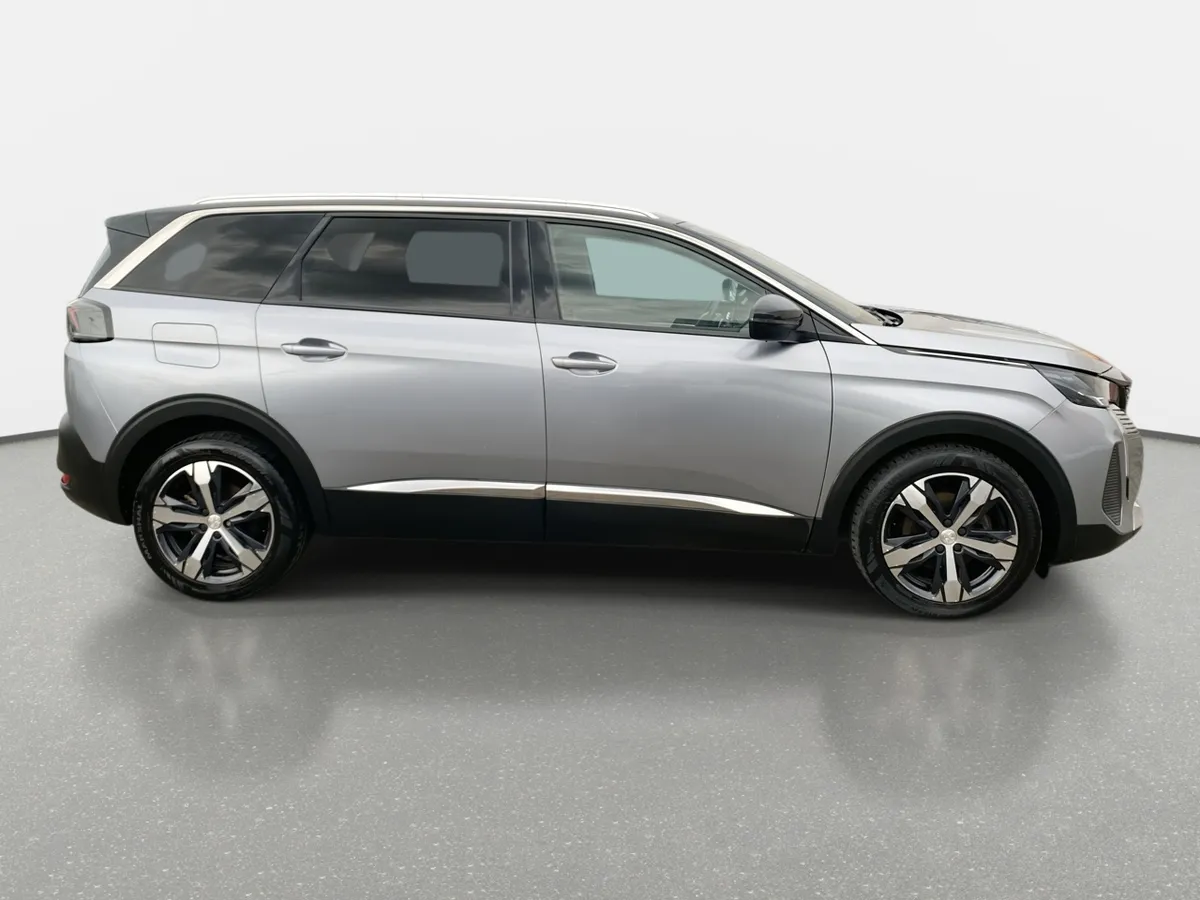 Peugeot 5008 1.5 Allure Pack Bluehdi Diesel 4x2 130 Eat8 5p año 2021
