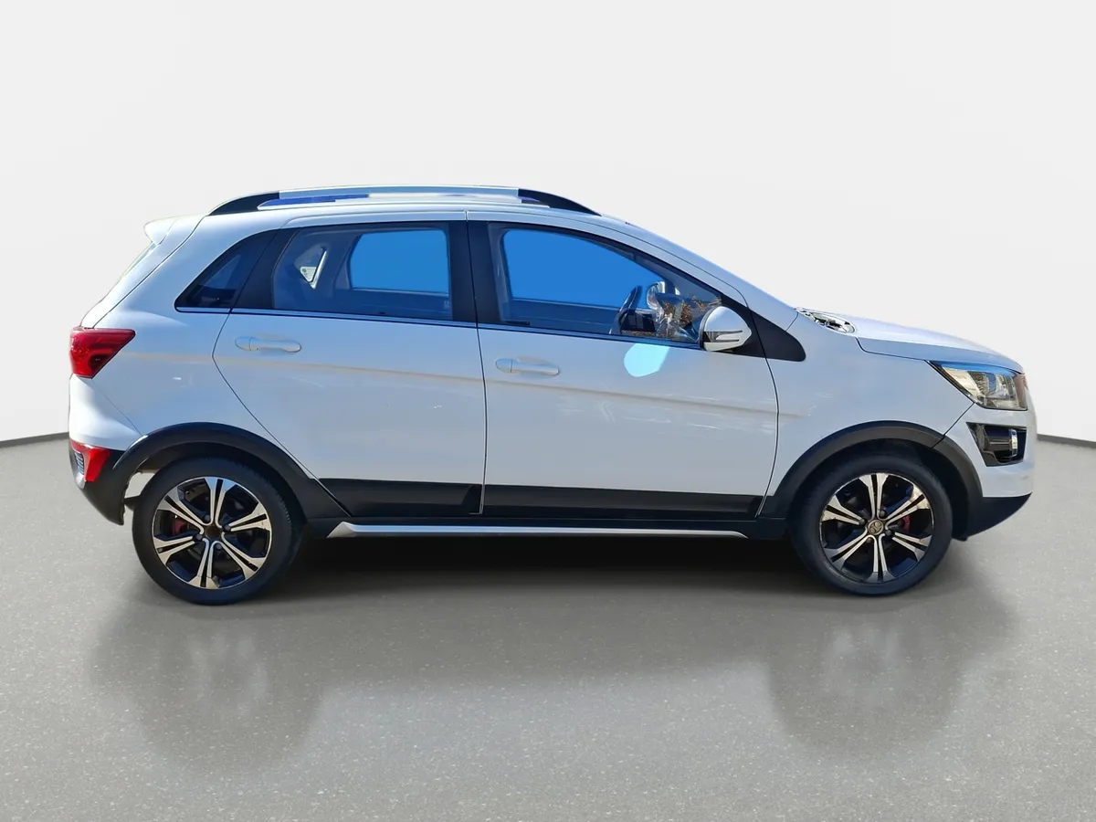 BAIC X25 1.5 Elite 4x2 Mt 5p año 2019
