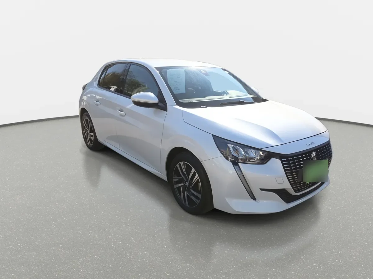 Peugeot 208 1.2 Puretech Allure Pack 4x2 100 Mt 5p año 2022