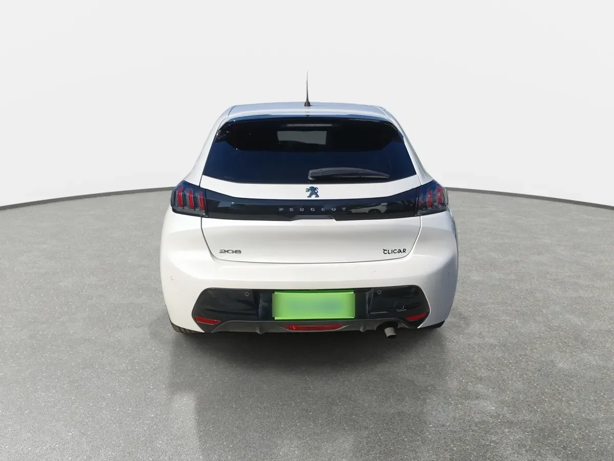 Peugeot 208 1.2 Puretech Allure Pack 4x2 100 Mt 5p año 2022