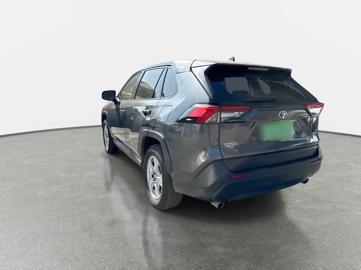 Toyota Rav 4 2.0 Le 4x2 Mt 5p año 2021