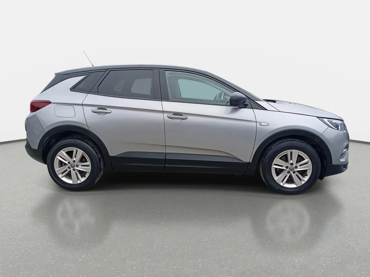 Opel Grandland 1.2t Edition 4x2 Mt6 5p año 2021