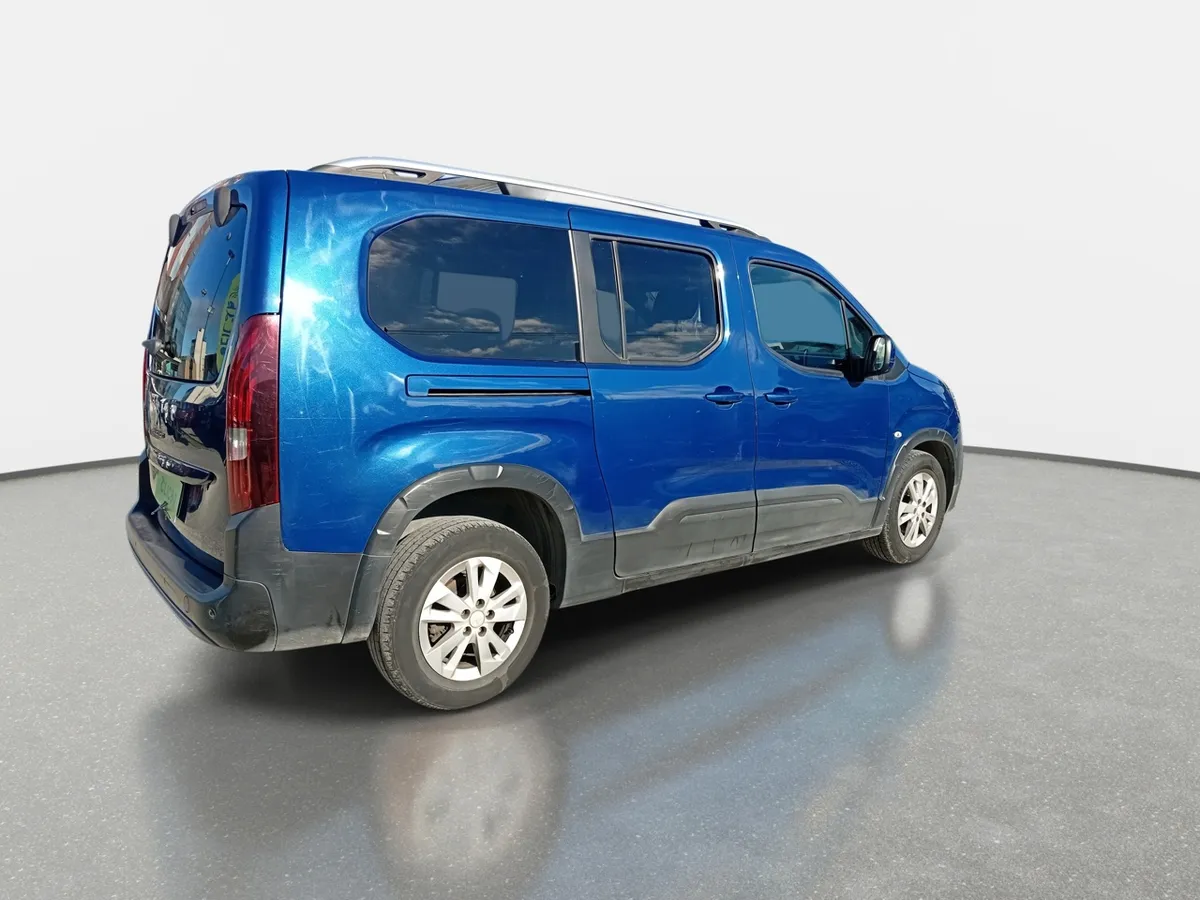 Peugeot Rifter 1.5 Allure Bluehdi Diesel 4x2 130hp Eat8 5p año 2021