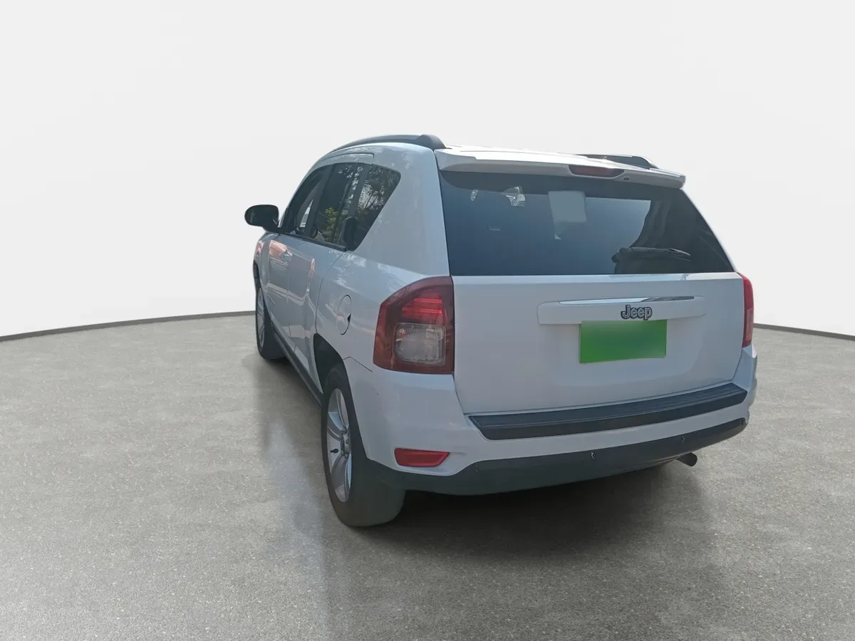 Jeep Compass 2.4 Sport 4x2 At 5p año 2017