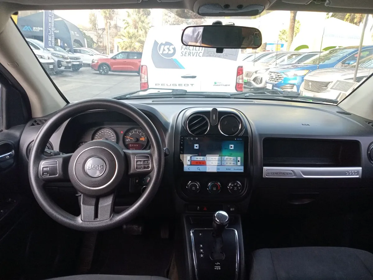 Jeep Compass 2.4 Sport 4x2 At 5p año 2017