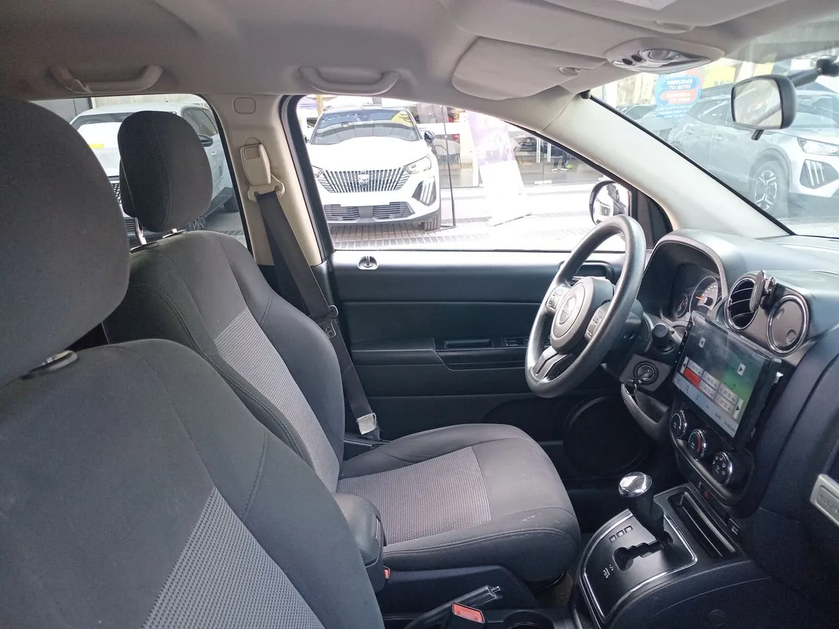 Jeep Compass 2.4 Sport 4x2 At 5p año 2017