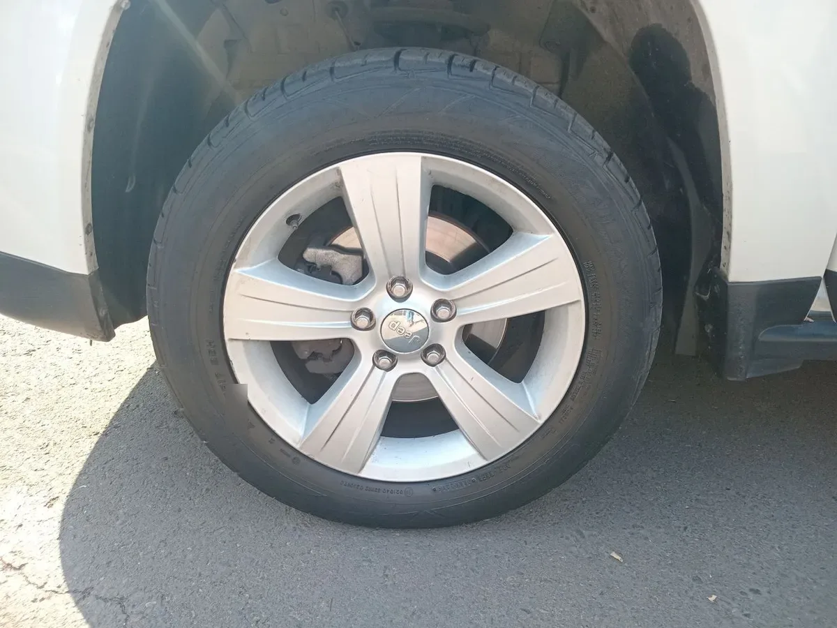 Jeep Compass 2.4 Sport 4x2 At 5p año 2017